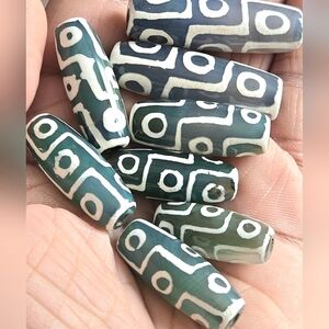 8 Column Tibetan Agate Beads Light Grey And Blue